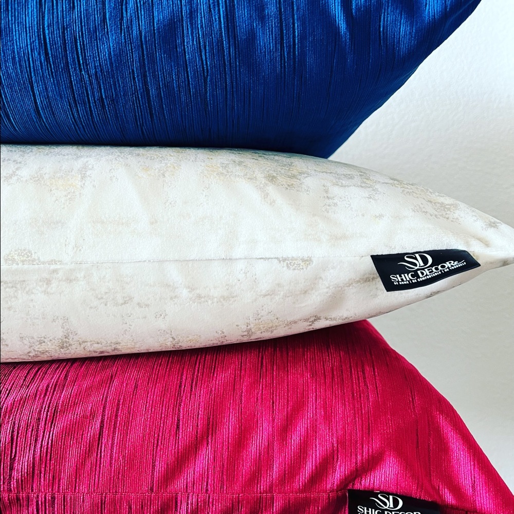 Decorative velvet pillow covers with insert included. Per piece